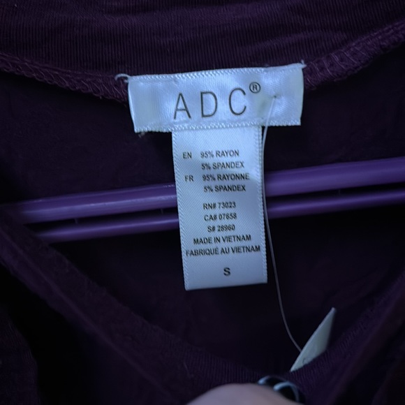 V-Neck Tshirt - Picture 3 of 4